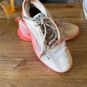R.A.D. global One  V2 Women’s Athletic Sneakers in Neutral and Coral Pink